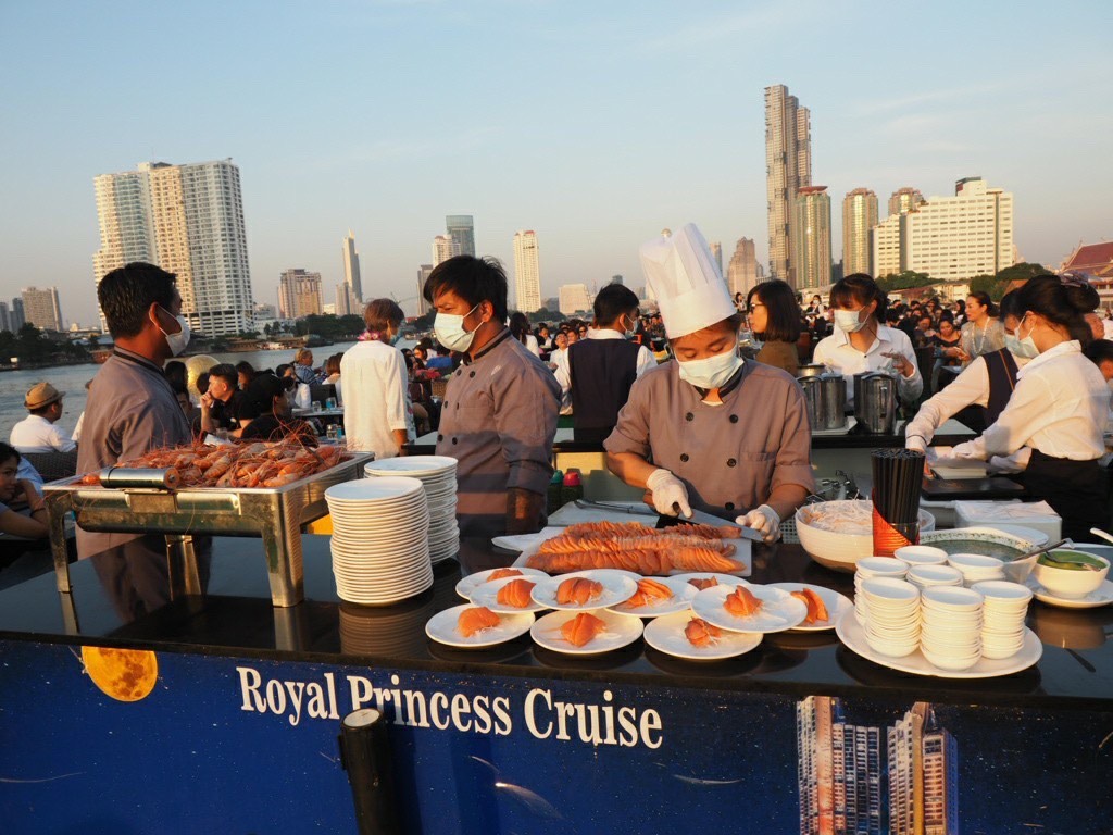 บัตรล่องเรือ รอยัลปริ้นเซสครูซ รอบ Sunset  (Royal Princess Cruise)